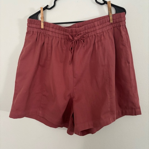 Charlie Cotton Shorts in Dusty Pink - Picture 2 of 4